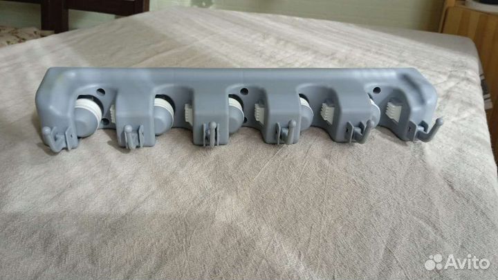 Вешалка для швабр и щёток