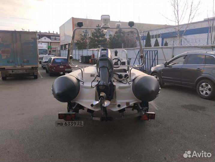 Моторная лодка