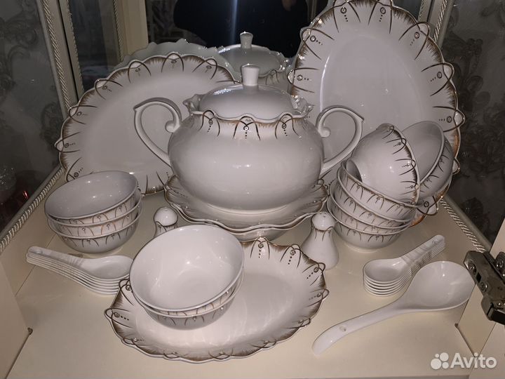 Набор столовой посуды на 12 персон