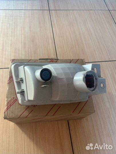 Фонарь заднего бампера(правый) Toyota Prado