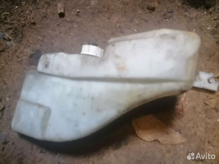 Бачок омывателя ваз 2110