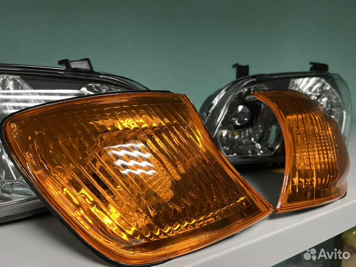 Фары Toyota Ipsum