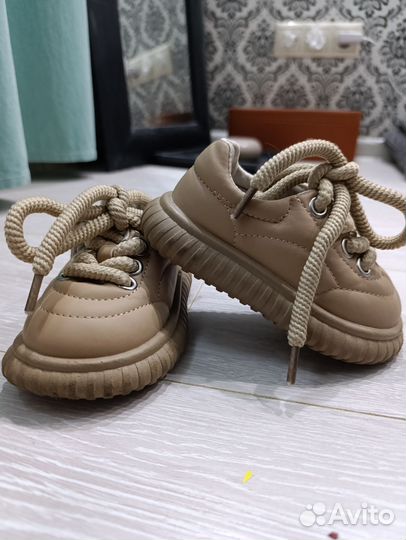 Ботинки детские 23
