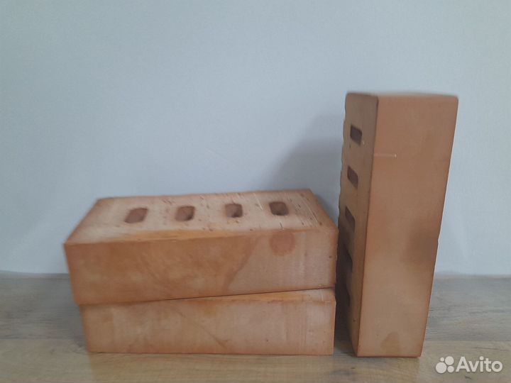 Красный кирпич