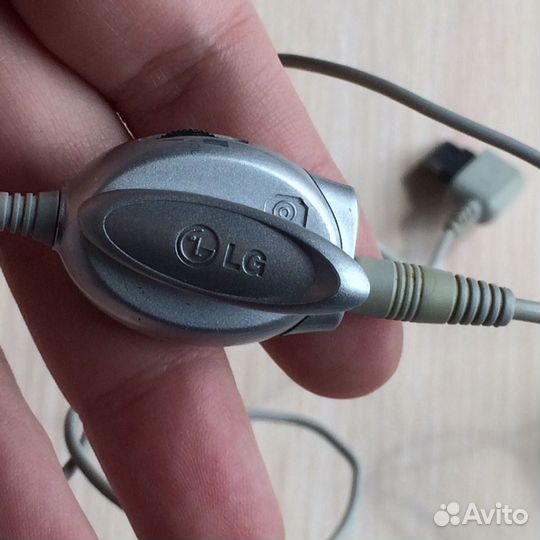 Наушники LG