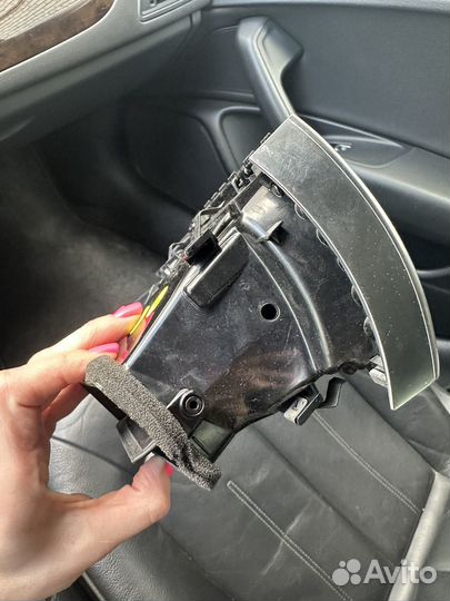 Дефлектор воздуховода правый audi a6 c7 2012 год