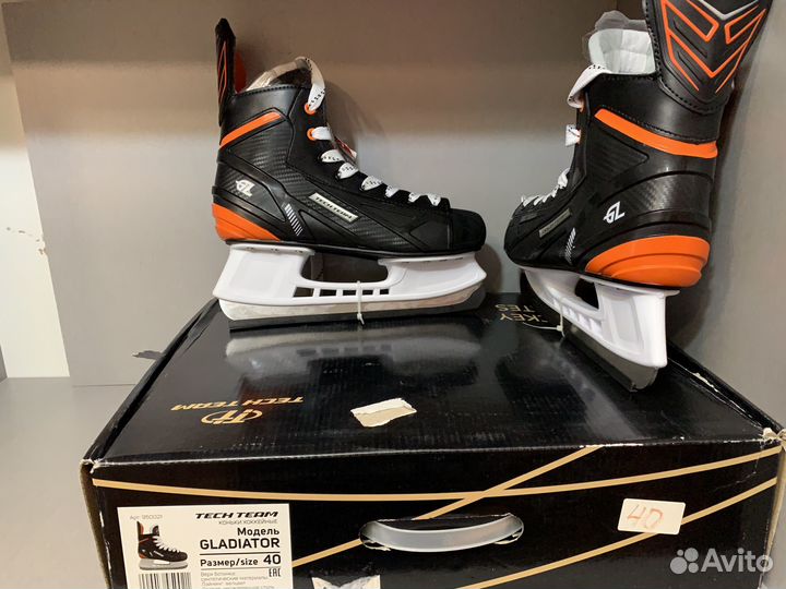 Коньки хоккейные