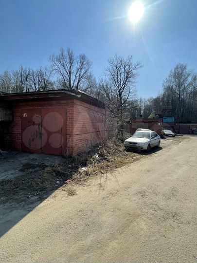 Гараж, > 30 м²