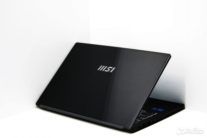 Ноутбук MSI Modern 15 на 10-ти ядерном Core i5-12