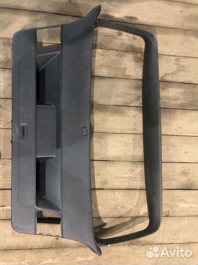 Обшивка двери багажника гольф 6
