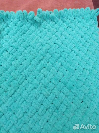 Плед на выписку вязаный