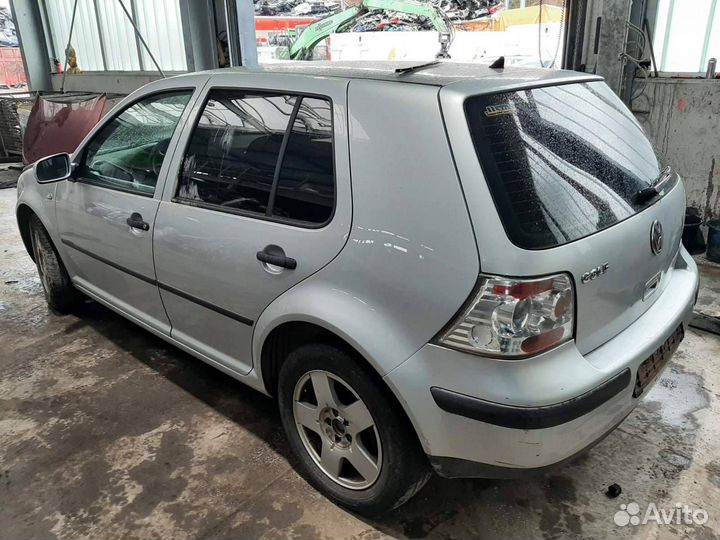 Фонарь задний левый Volkswagen Golf 4 2002