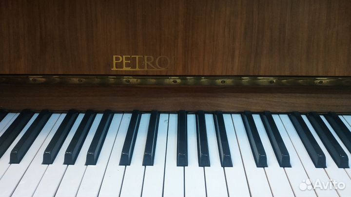 Пианино Petrof