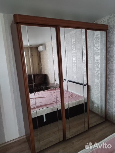 Шкаф купе с зеркалом бу