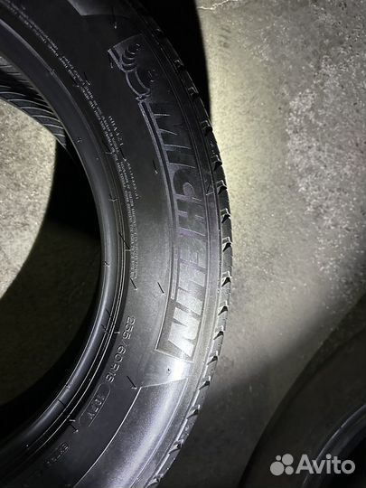 Michelin Latitude Tour HP 235/60 R18 107V