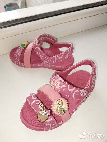Сандалии crocs С8