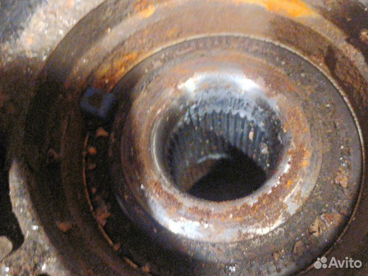 Поворотный кулак левый volkswagen touareg