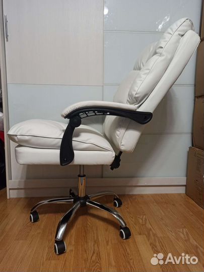 Компьютерное кресло новое от производителя