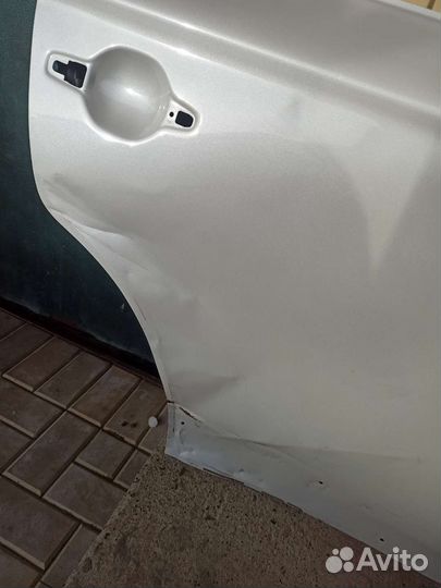 Дверь правая задняя на outlander 3