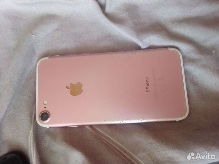 Телефон iPhone 7