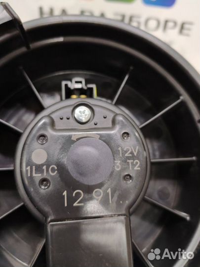 Мотор отопителя (печки) Toyota Land Cruiser 200