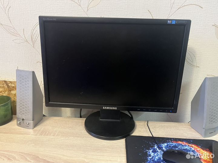 Монитор Samsung