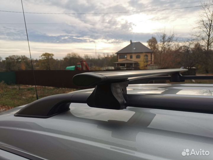 Багажник на рейлинги Фаворит чёрный