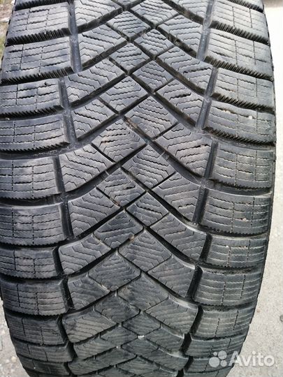 Pirelli Winter Ice Zero 245/45 R18