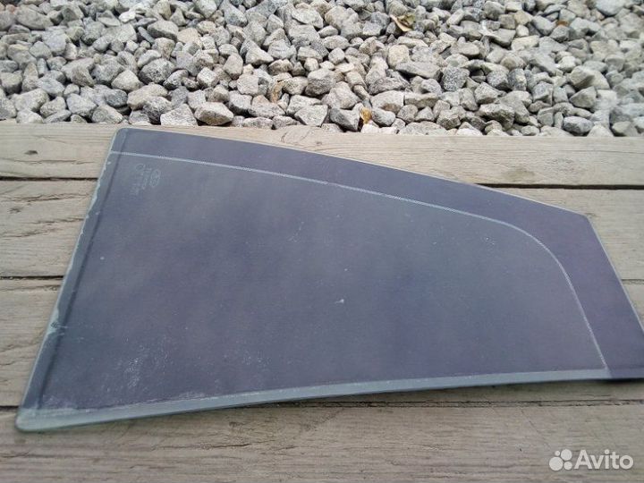 Форточка (стекло) задняя правая Ford Fusion