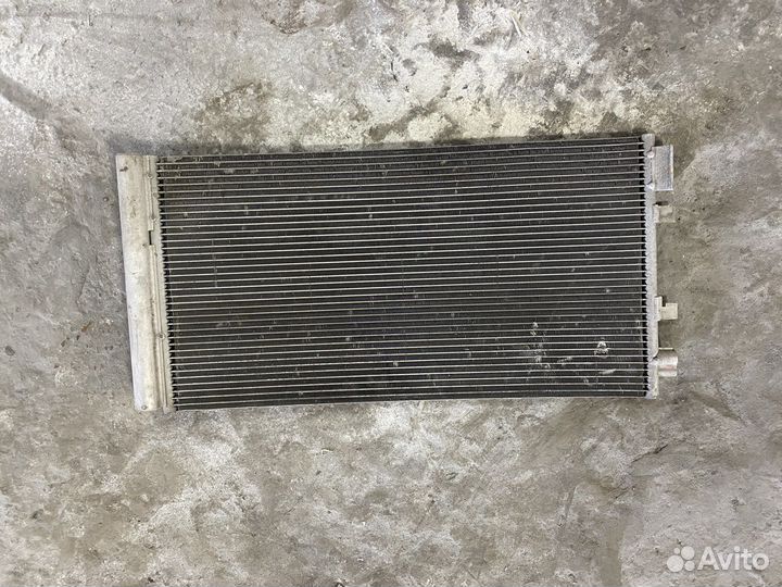 Продам радиатор кондиционера рено меган 3