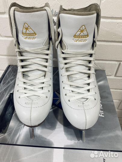 Фигурные коньки jackson