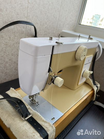 Швейная машина Чайка 132 бронь