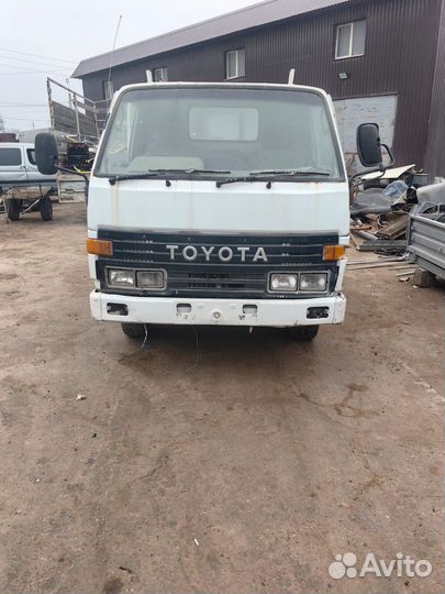 Запчасти на Toyota Dyna 1993г