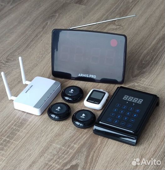 Кнопка вызова официанта, часы, табло, пуль, репите