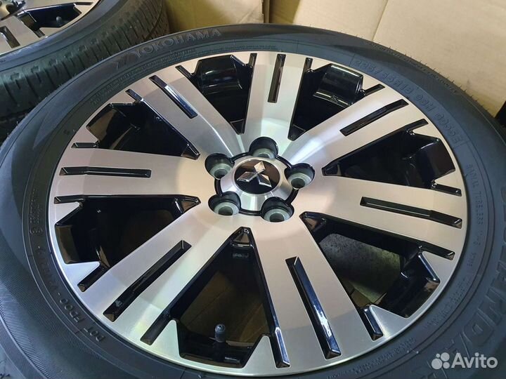 Комплект колес Mitsubishi Delica, Outlander R18