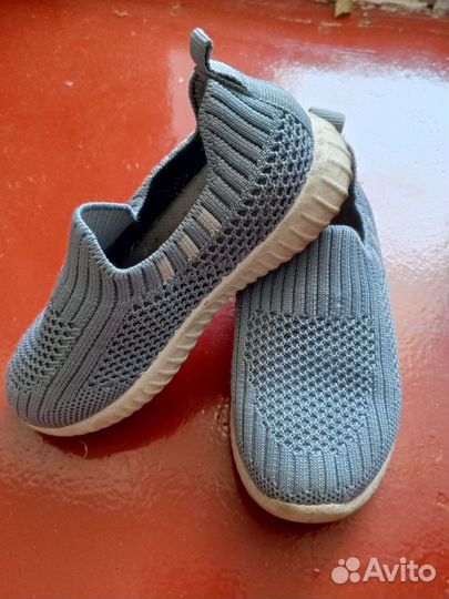 Кроссовки детские