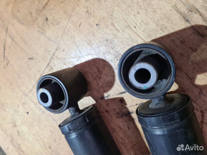 Амортизатор подвески задний Renault Koleos 2010