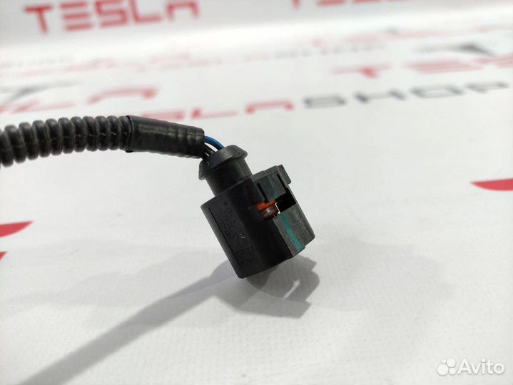 Разъем (фишка) проводки Tesla Model S 2014