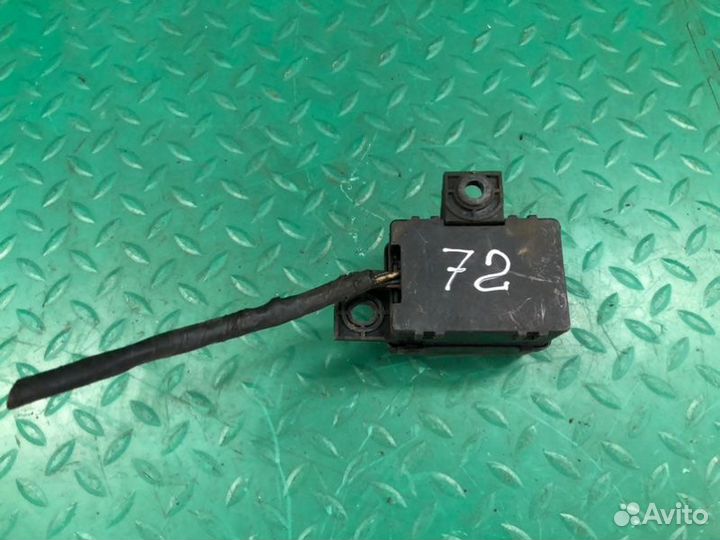 Блок предохранителей Mitsubishi Carisma 4G92 2001