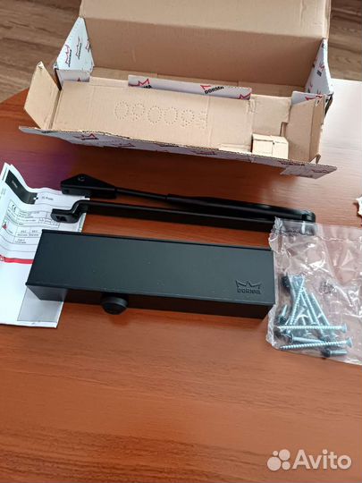 Доводчик дверной dorma