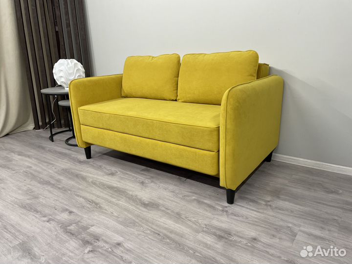 Диван маленький для сна, с ящиком, на ножках