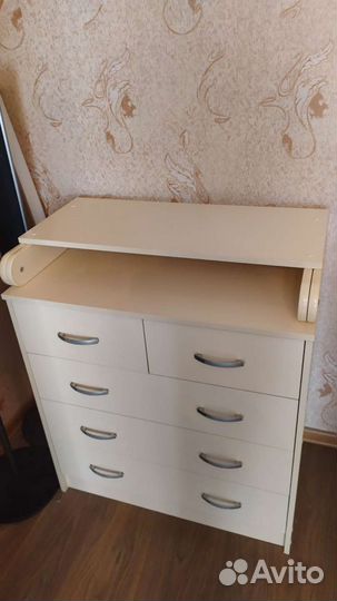 Детская кроватка и комод