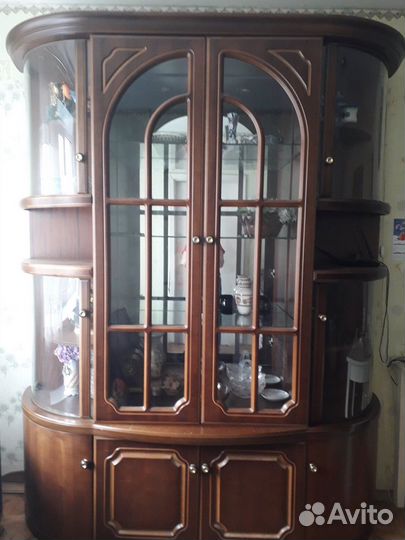 Шкаф сервант