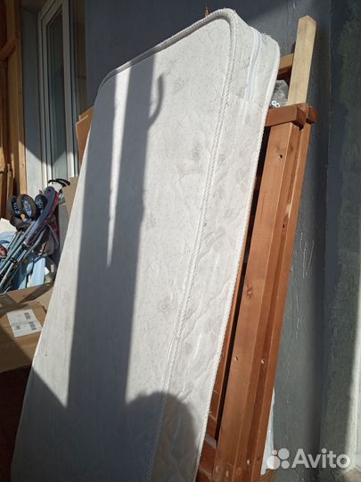 Детская кроватка с матрасом