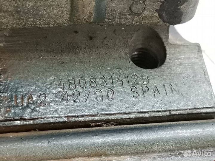 Петля двери передней правой Audi A6 C5 2000