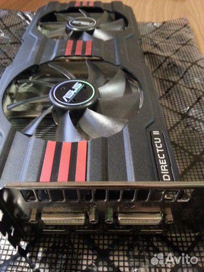 Продается видеокарта Asus AMD Radeon HD7970