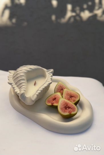 Свеча в гипсе в форме ракушки