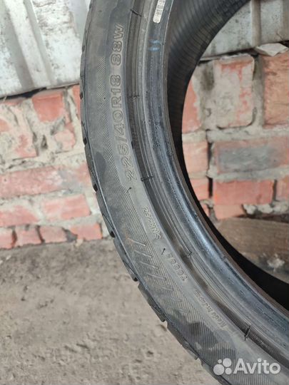 Bridgestone Sneaker SNK2 225/40 R18