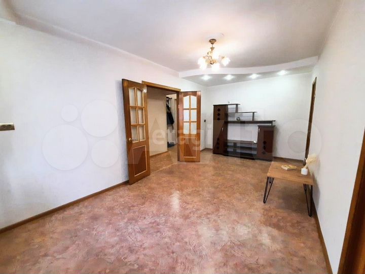 2-к. квартира, 42 м², 3/5 эт.