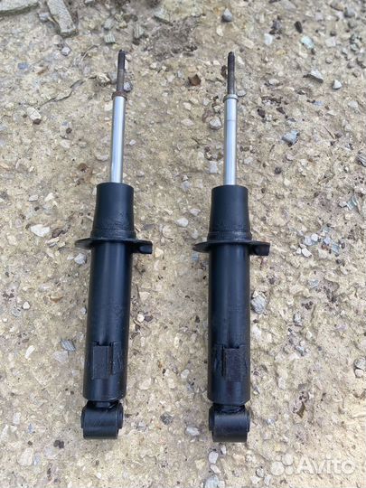 Продается комплект подвески Mitsubishi L200